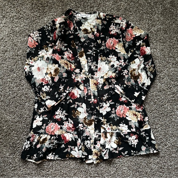 NorthStyle Tops - Vintage North Style Black Floral Sheer Ruffle Kimono Cardigan Size M